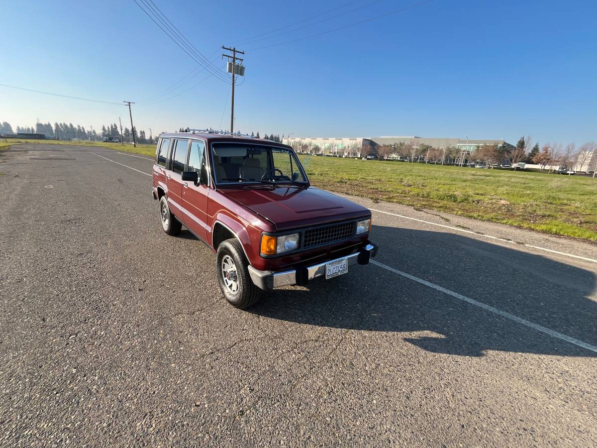 Isuzu-trooper-1988-14
