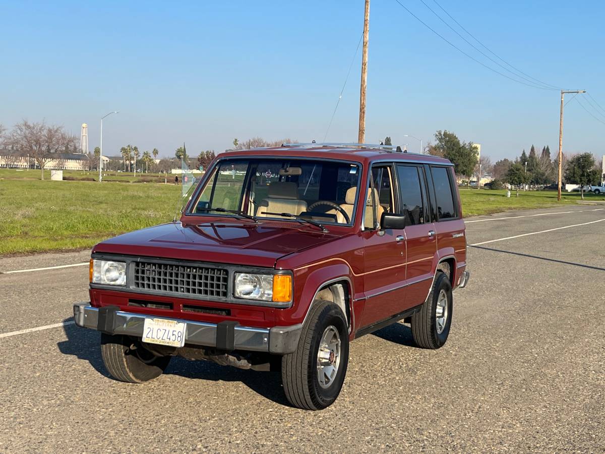 Isuzu-trooper-1988-15