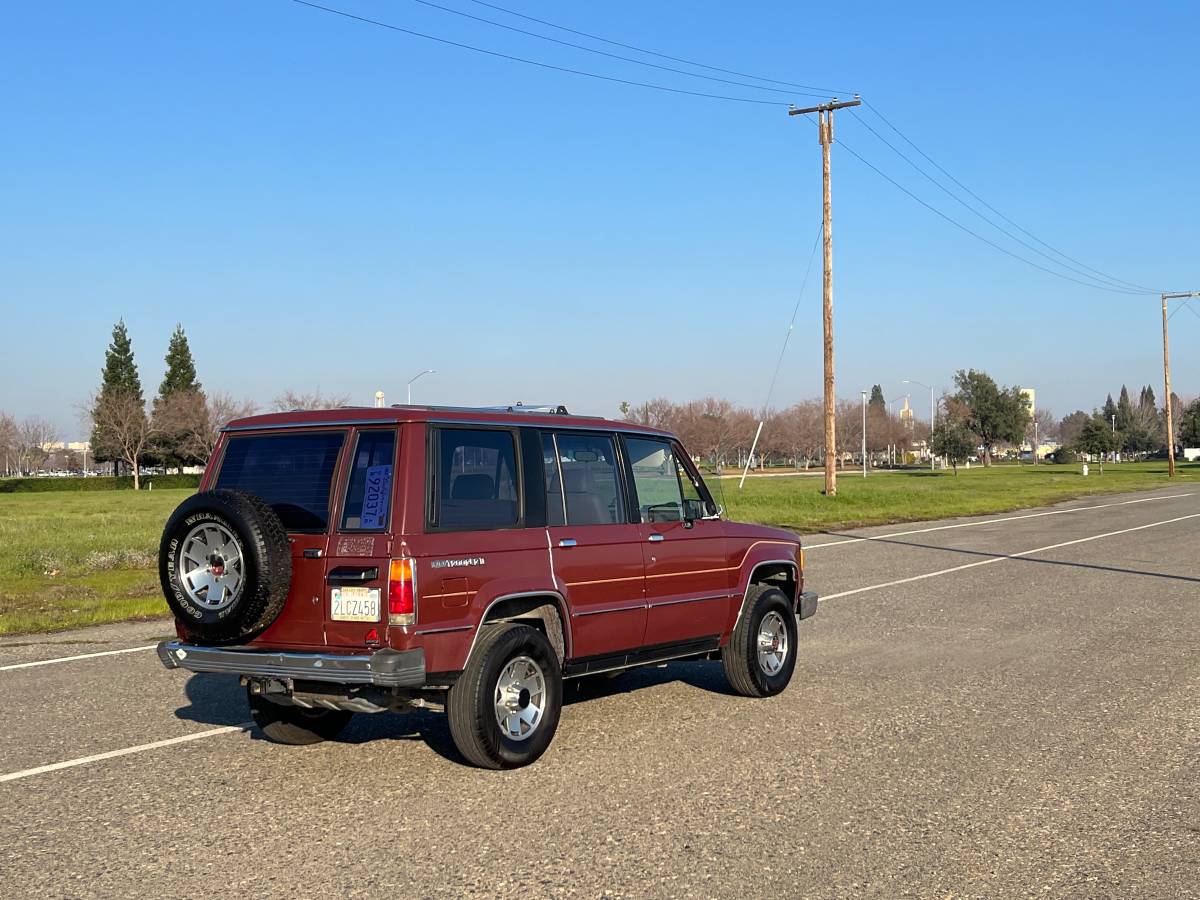 Isuzu-trooper-1988-2