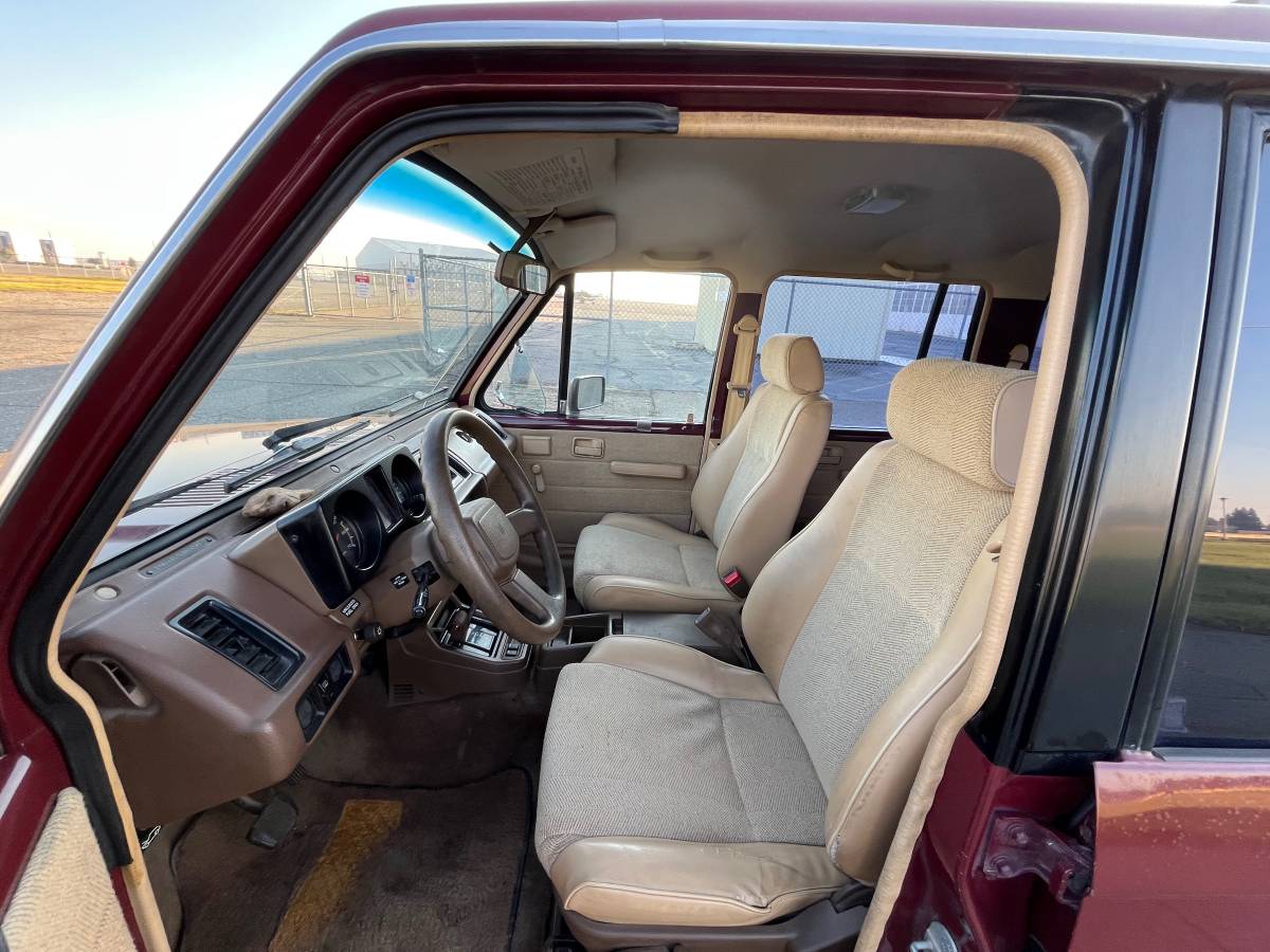 Isuzu-trooper-1988-7