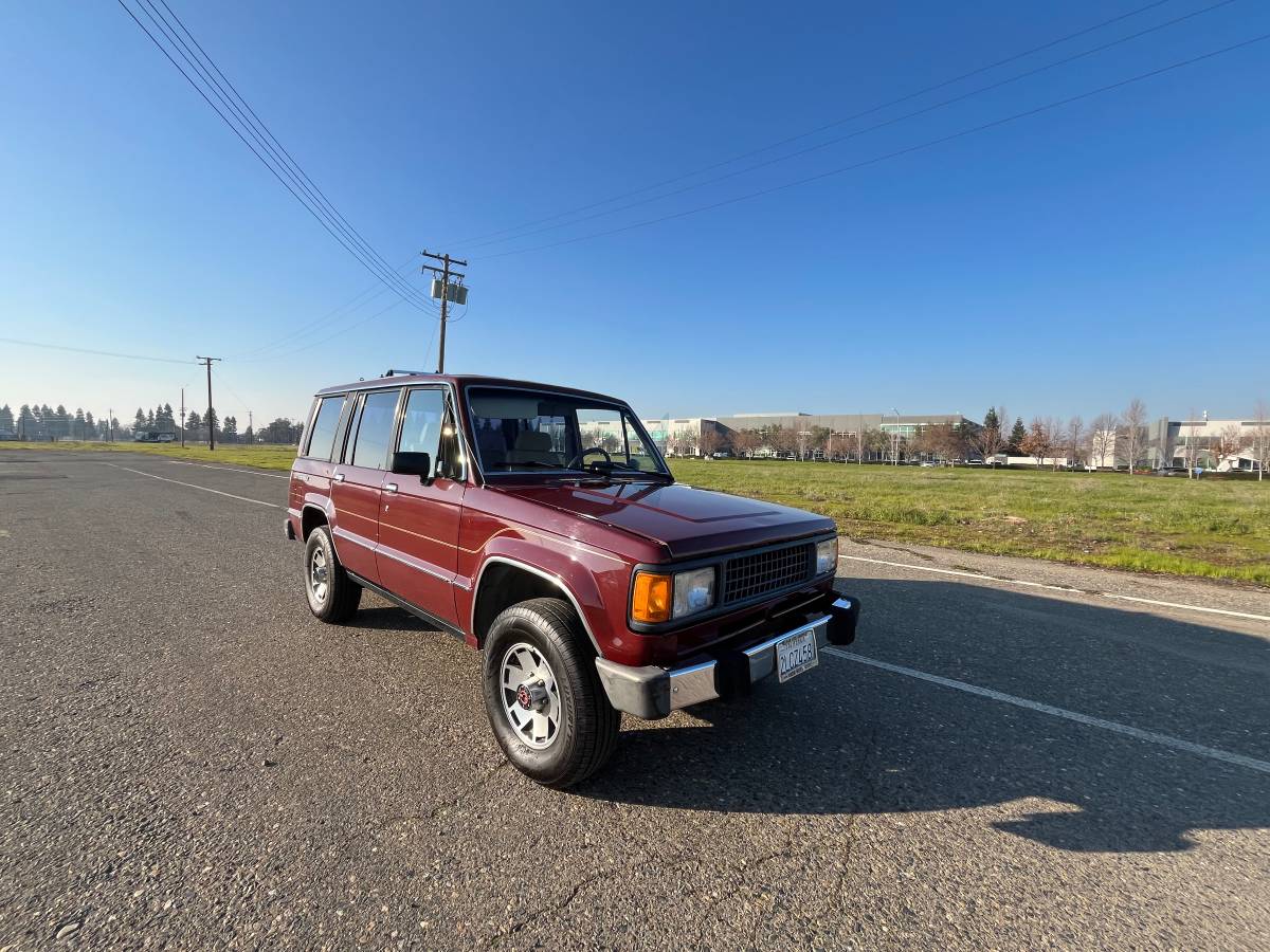 Isuzu-trooper-1988