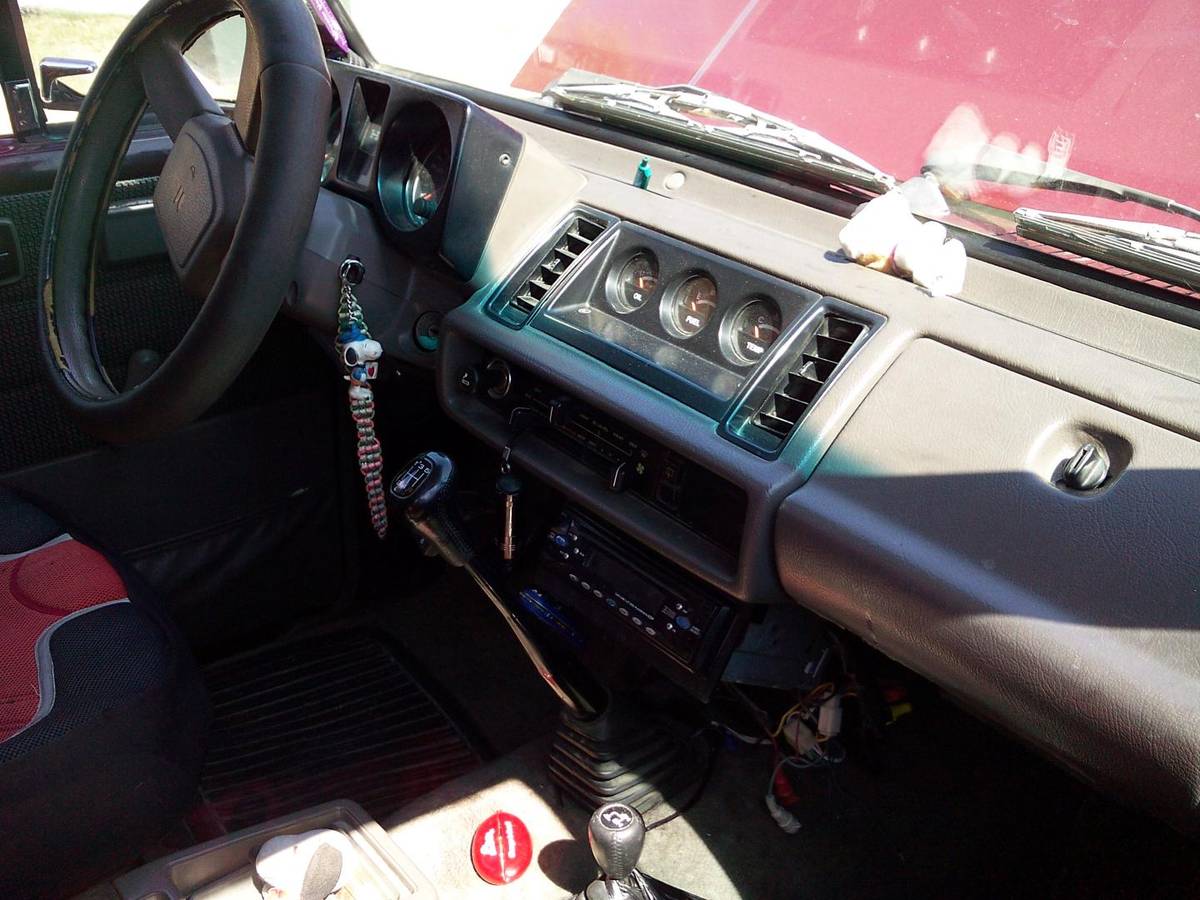 Isuzu-trooper-1989-purple-1