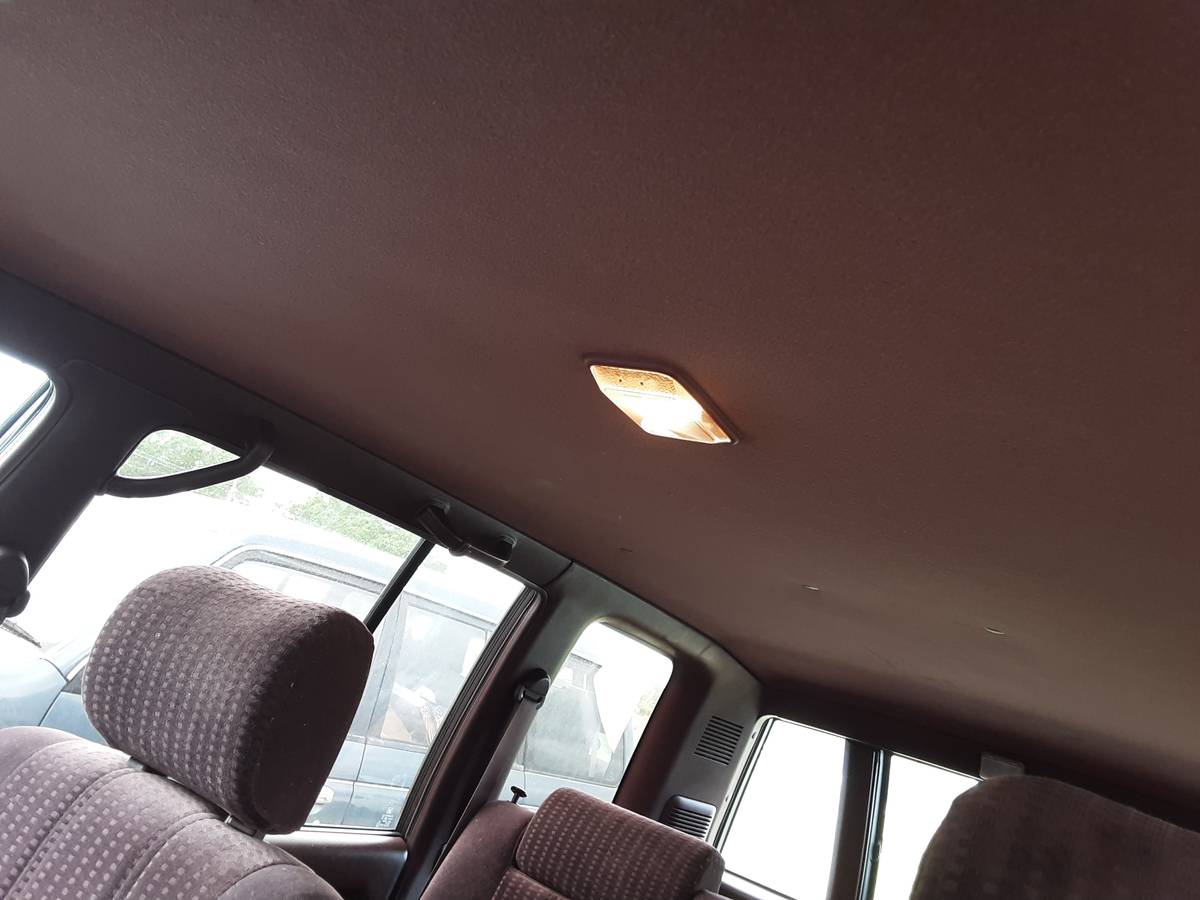 Isuzu-trooper-4x4-1992-purple-15