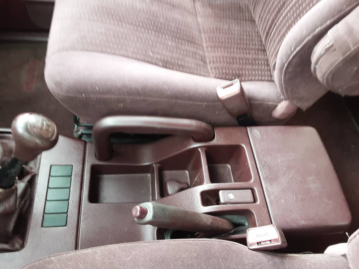 Isuzu-trooper-4x4-1992-purple-17