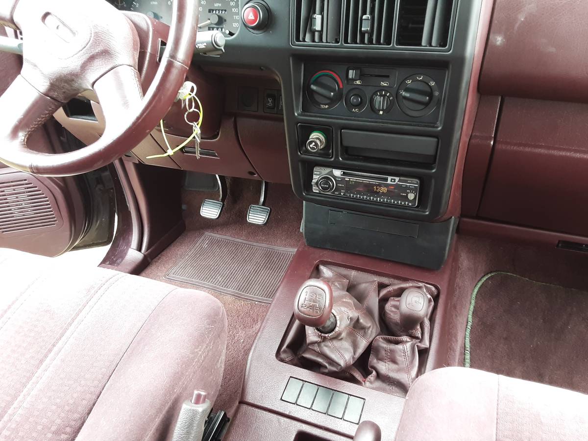 Isuzu-trooper-4x4-1992-purple-18