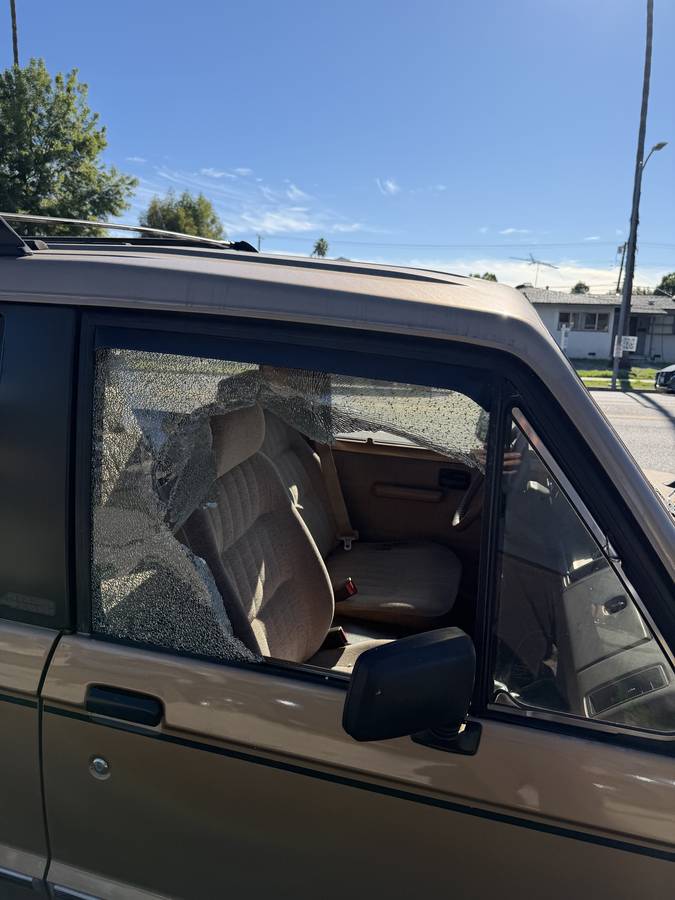 Isuzu-trooper-diesel-1986-brown-3