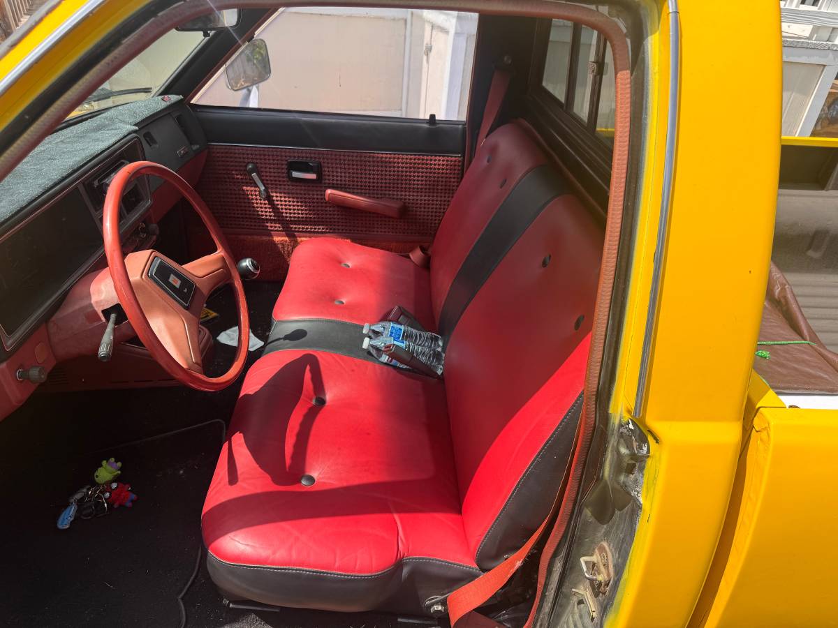 Isuzu-truck-diesel-1981-7