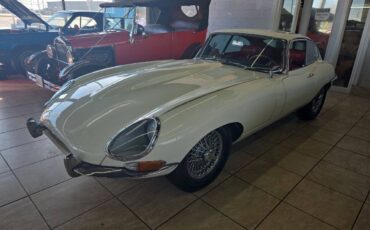 Jaguar-E-Type-1964-Coupe-1