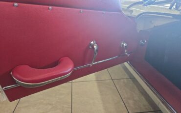 Jaguar-E-Type-1964-Coupe-13