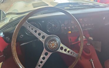 Jaguar-E-Type-1964-Coupe-16