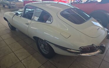 Jaguar-E-Type-1964-Coupe-4