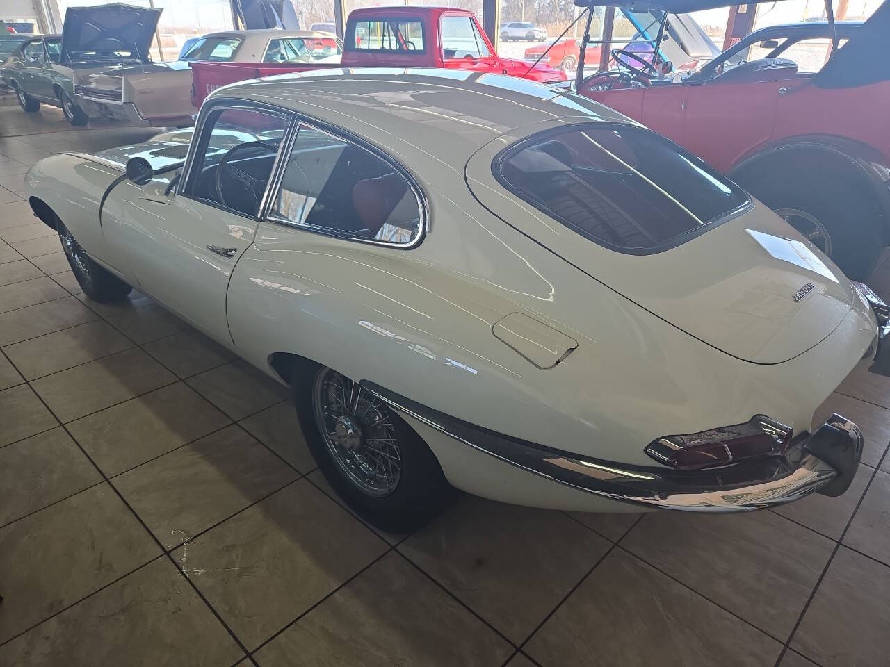 Jaguar-E-Type-1964-Coupe-4