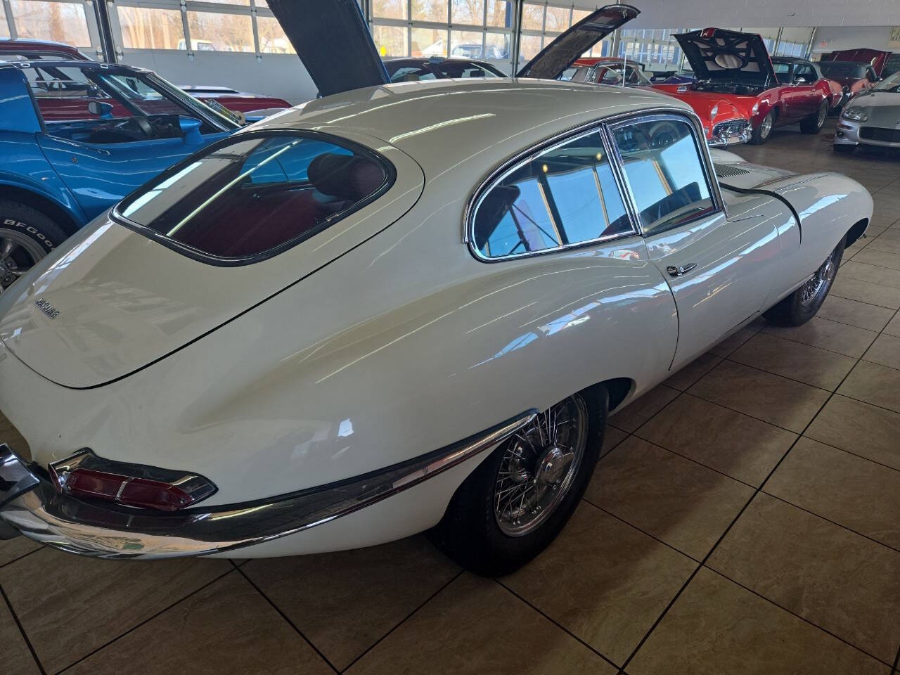 Jaguar-E-Type-1964-Coupe-5