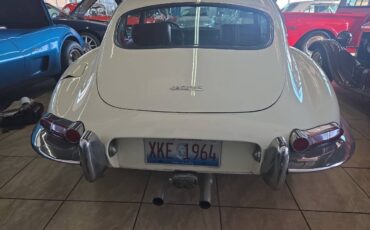 Jaguar-E-Type-1964-Coupe-6
