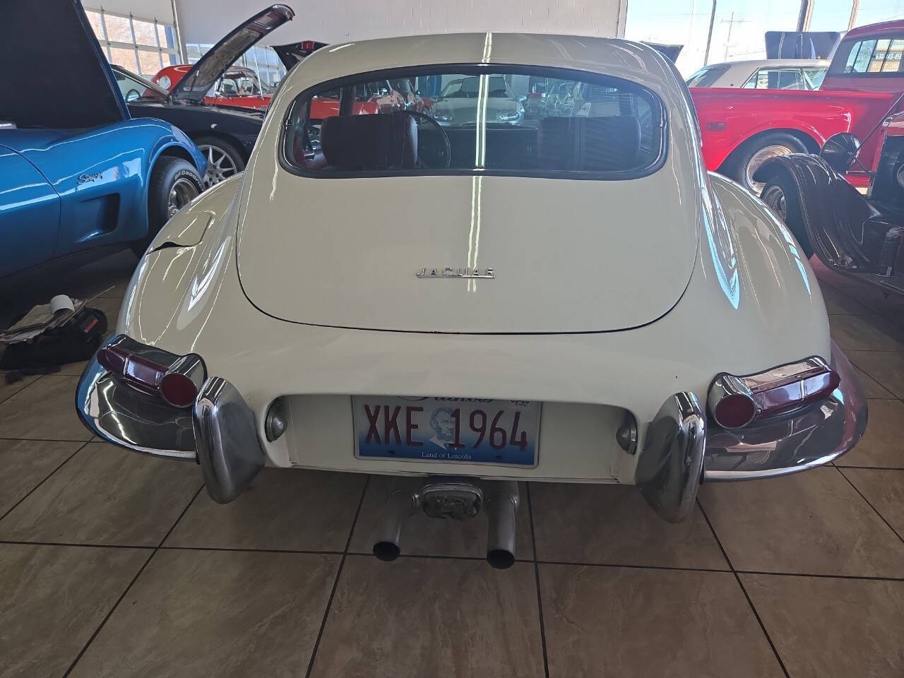 Jaguar-E-Type-1964-Coupe-6