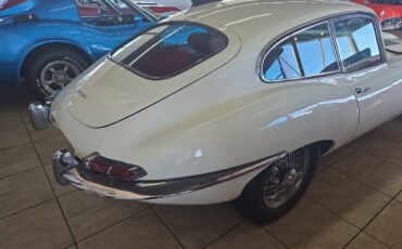 Jaguar-E-Type-1964-Coupe-7