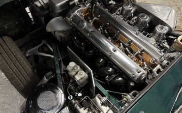 Jaguar-E-Type-1965-COUPE-1