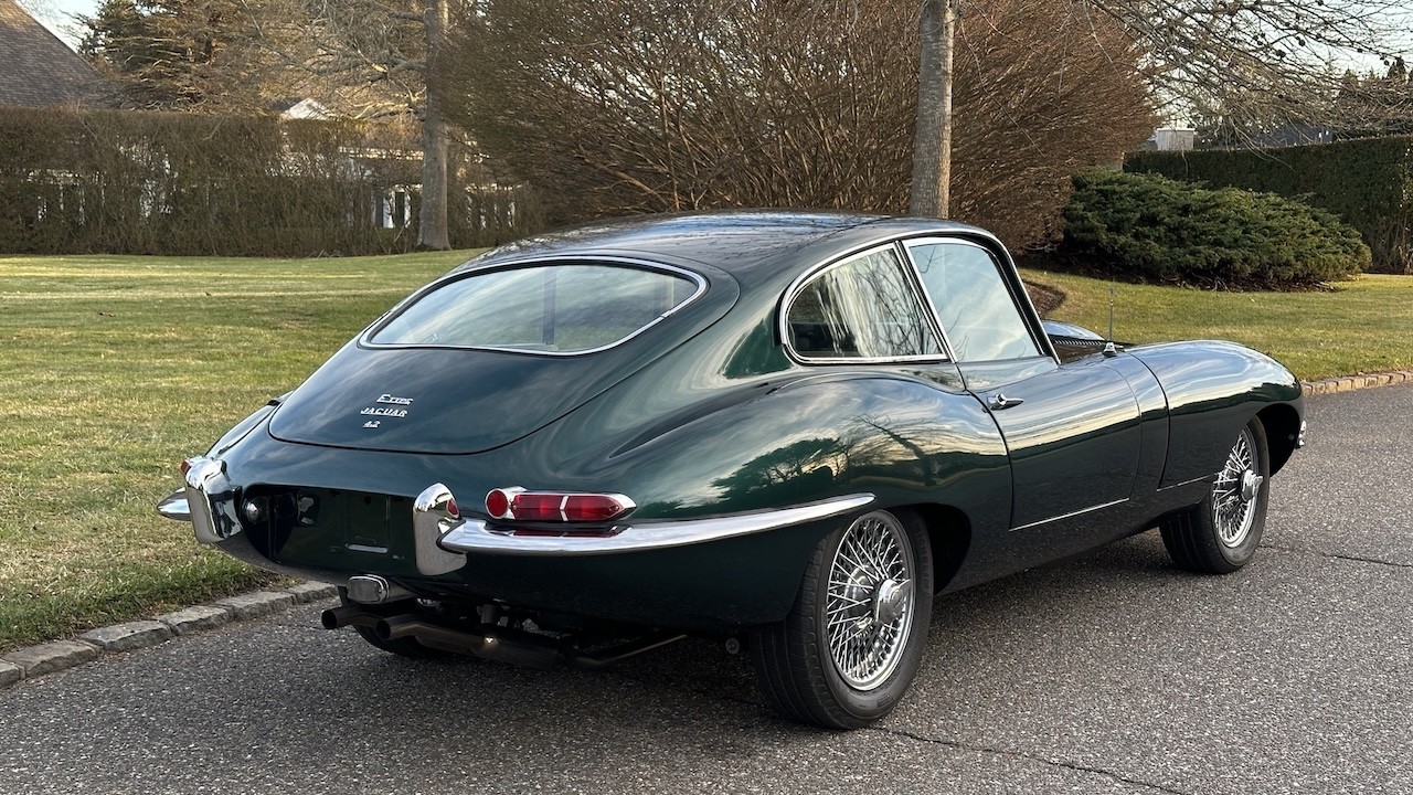 Jaguar-E-Type-1965-COUPE-14