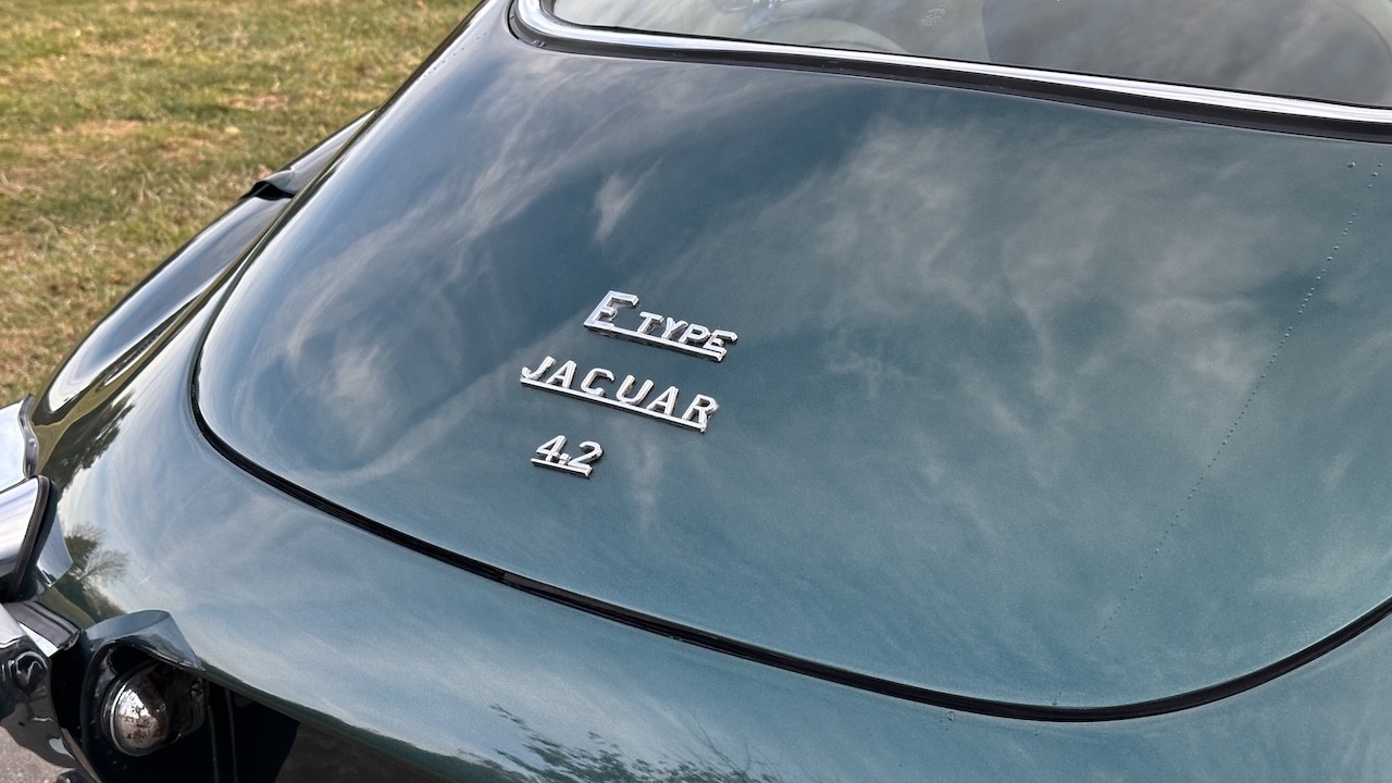 Jaguar-E-Type-1965-COUPE-22