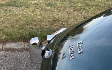 Jaguar-E-Type-1965-COUPE-23