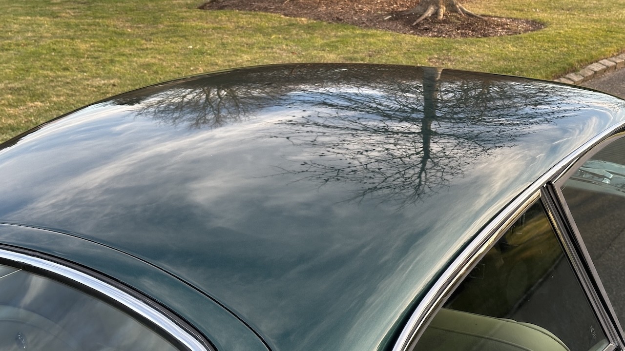 Jaguar-E-Type-1965-COUPE-26