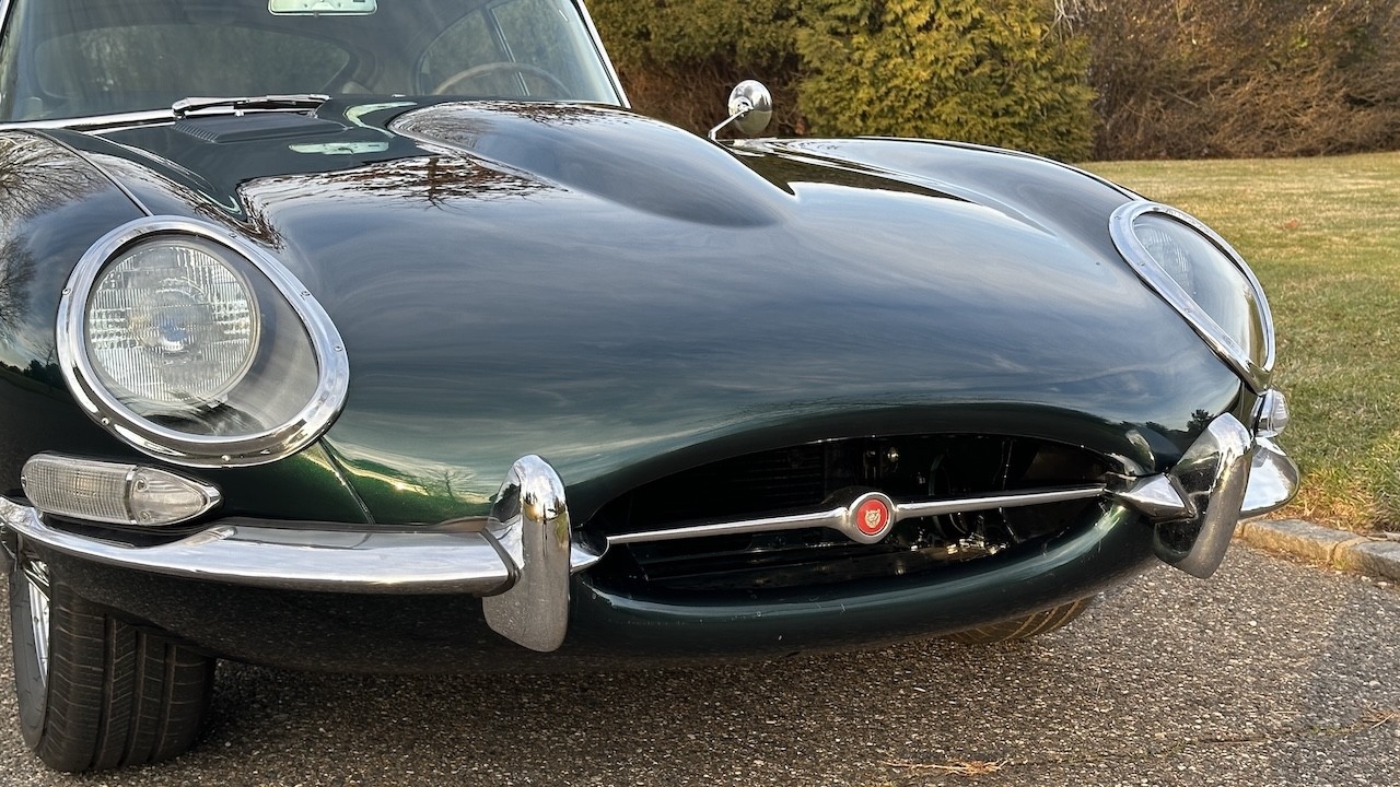 Jaguar-E-Type-1965-COUPE-28