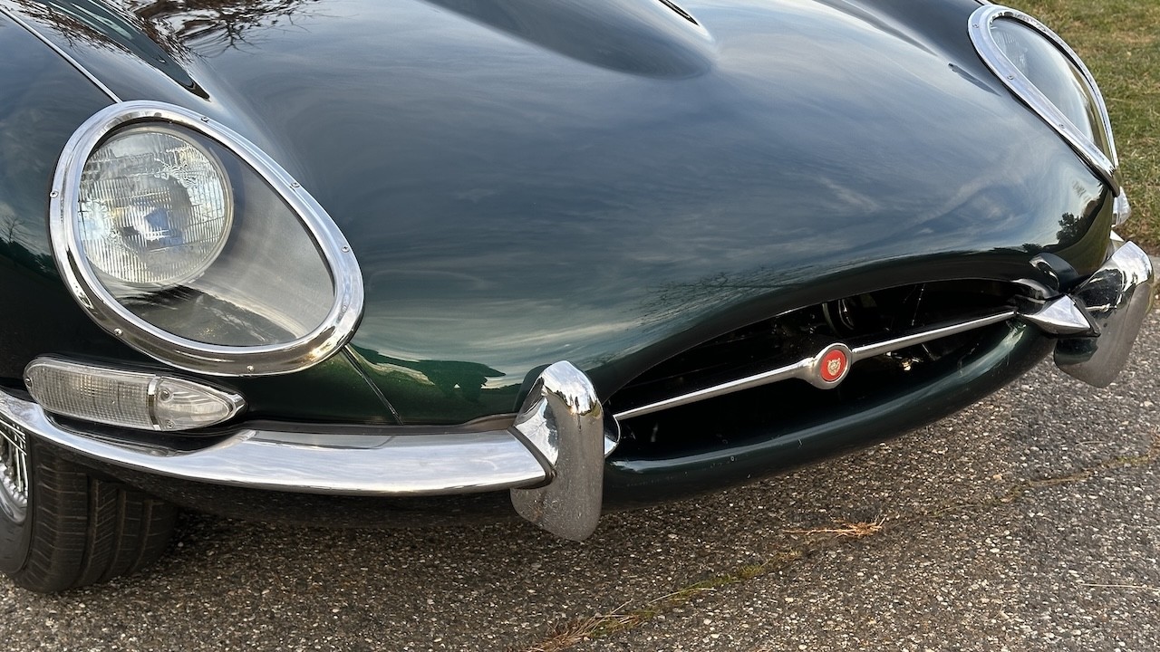Jaguar-E-Type-1965-COUPE-31