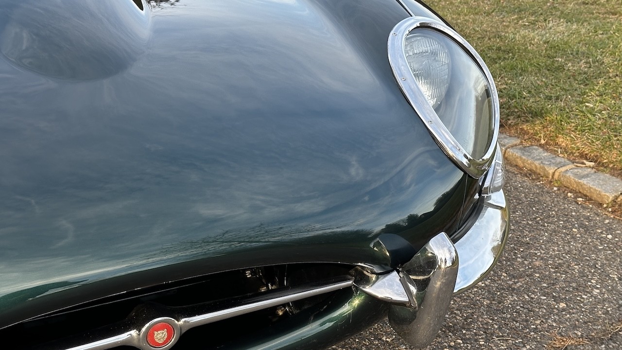 Jaguar-E-Type-1965-COUPE-32