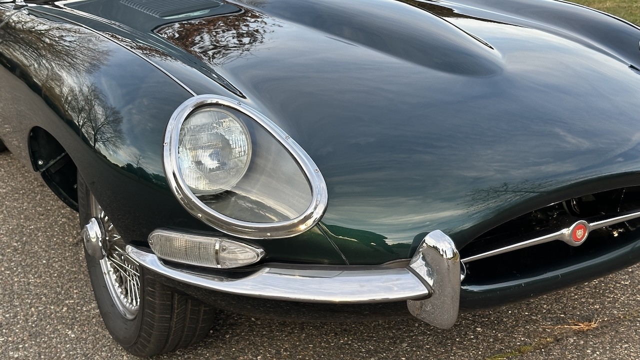 Jaguar-E-Type-1965-COUPE-34