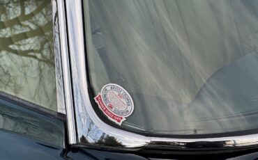 Jaguar-E-Type-1965-COUPE-38