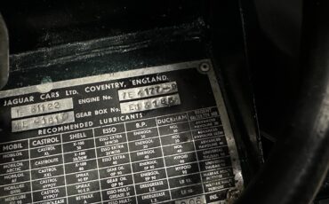 Jaguar-E-Type-1965-COUPE-5