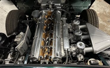 Jaguar-E-Type-1965-COUPE-6