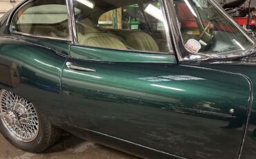 Jaguar-E-Type-1965-COUPE-7