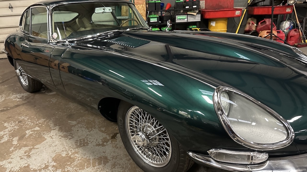 Jaguar-E-Type-1965-COUPE-9