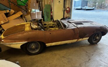 Jaguar-E-Type-1968-Convertible-11