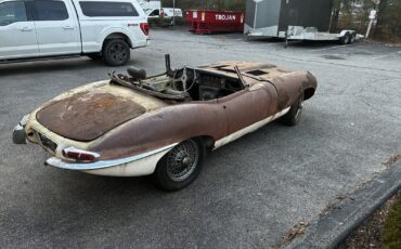 Jaguar-E-Type-1968-Convertible-2