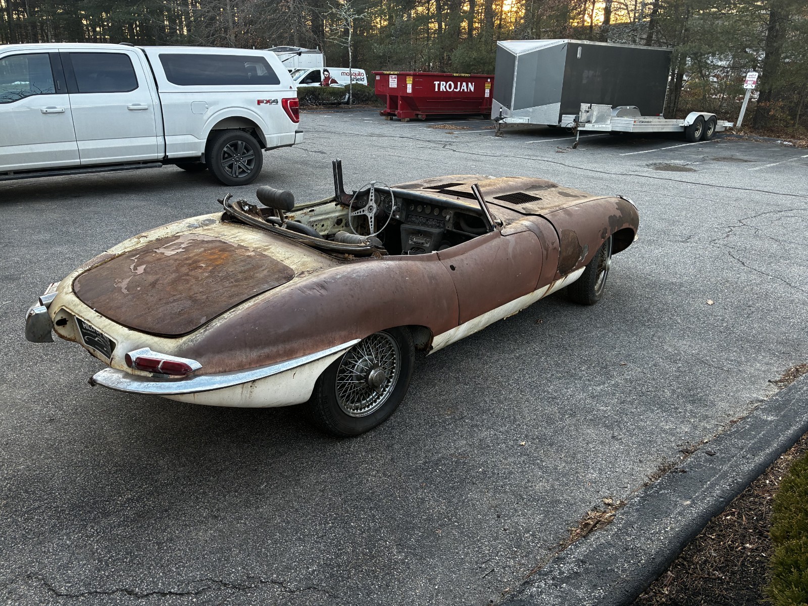 Jaguar-E-Type-1968-Convertible-2