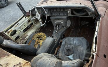 Jaguar-E-Type-1968-Convertible-4