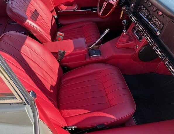 Jaguar-E-Type-1968-Coupe-11