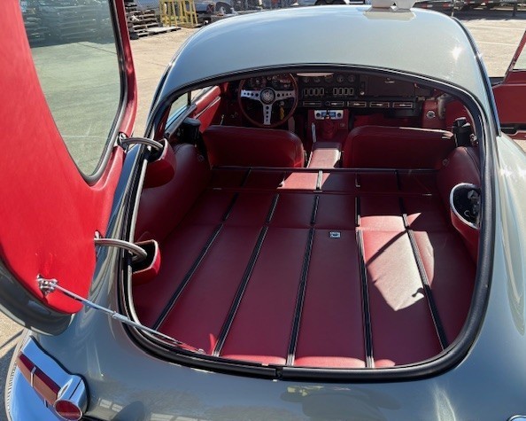 Jaguar-E-Type-1968-Coupe-12