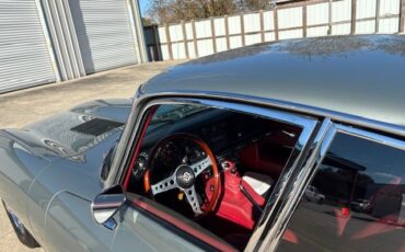 Jaguar-E-Type-1968-Coupe-2