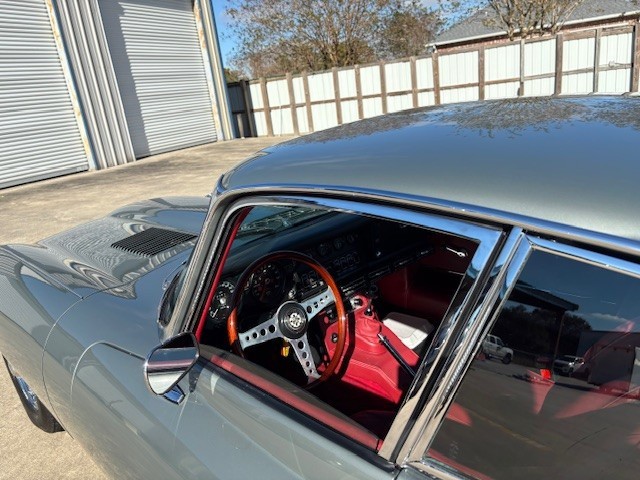 Jaguar-E-Type-1968-Coupe-2