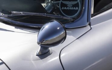 Jaguar-E-type-xke-1962-Silver-Black-11