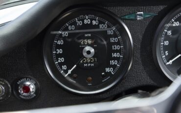 Jaguar-E-type-xke-1962-Silver-Black-14