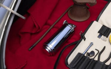 Jaguar-E-type-xke-1962-Silver-Black-16