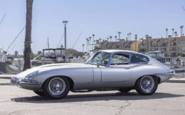 Jaguar-E-type-xke-1962-Silver-Black-18