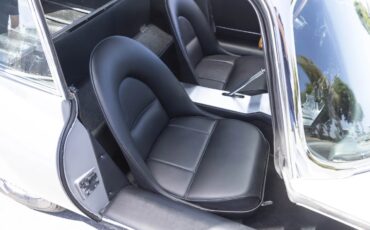 Jaguar-E-type-xke-1962-Silver-Black-3