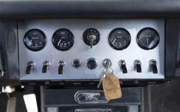 Jaguar-E-type-xke-1962-Silver-Black-4