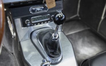 Jaguar-E-type-xke-1962-Silver-Black-5