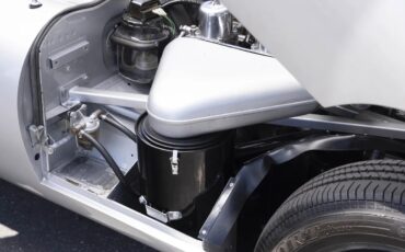 Jaguar-E-type-xke-1962-Silver-Black-6